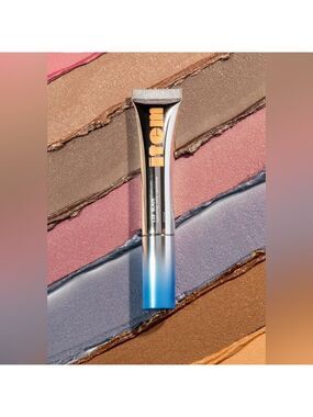 Item Beauty Hydrating Jelly Eyeshadow, Lid Glaze in Say Halo